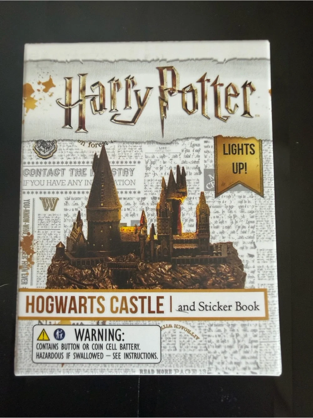 Warner Bros. Harry Potter Hogwarts Castle Light-Up mini Statue & Sticker Book